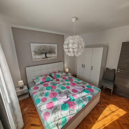 Sun House Apartment Brzac Екстериор снимка