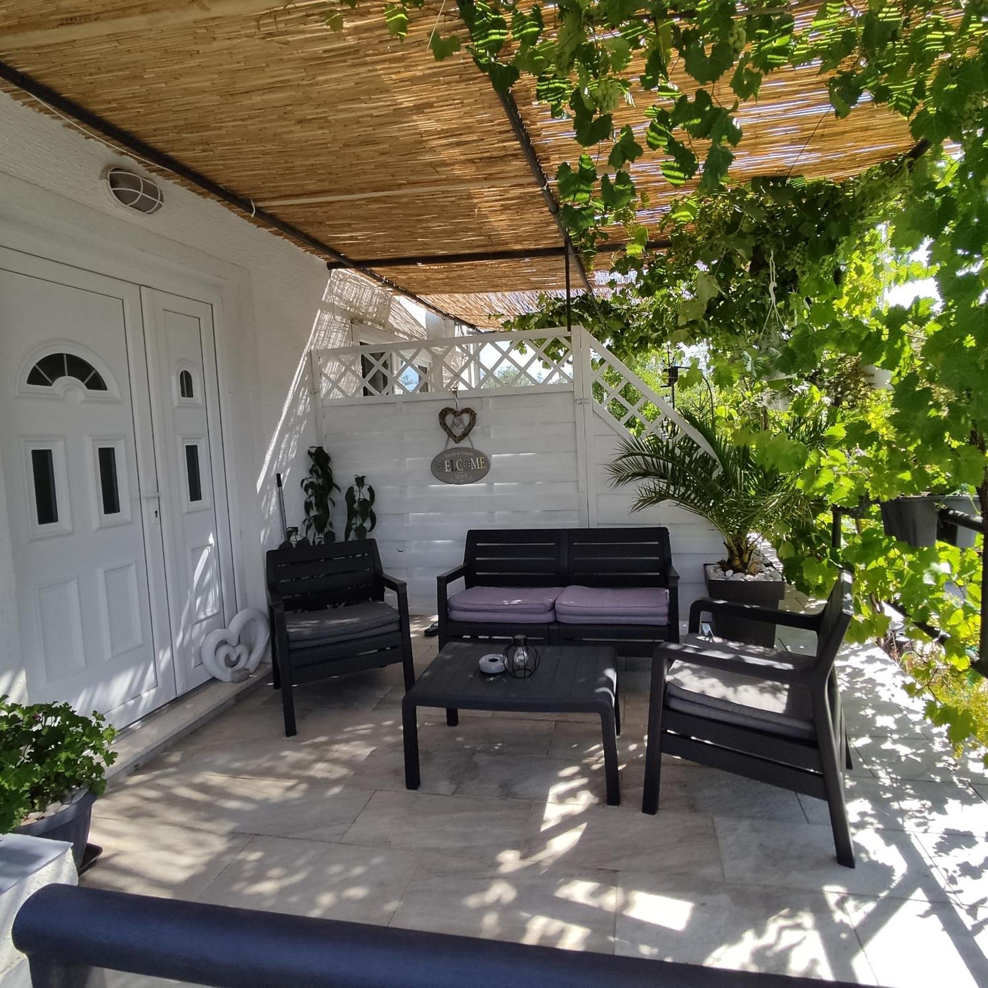 Sun House Apartment Brzac Екстериор снимка