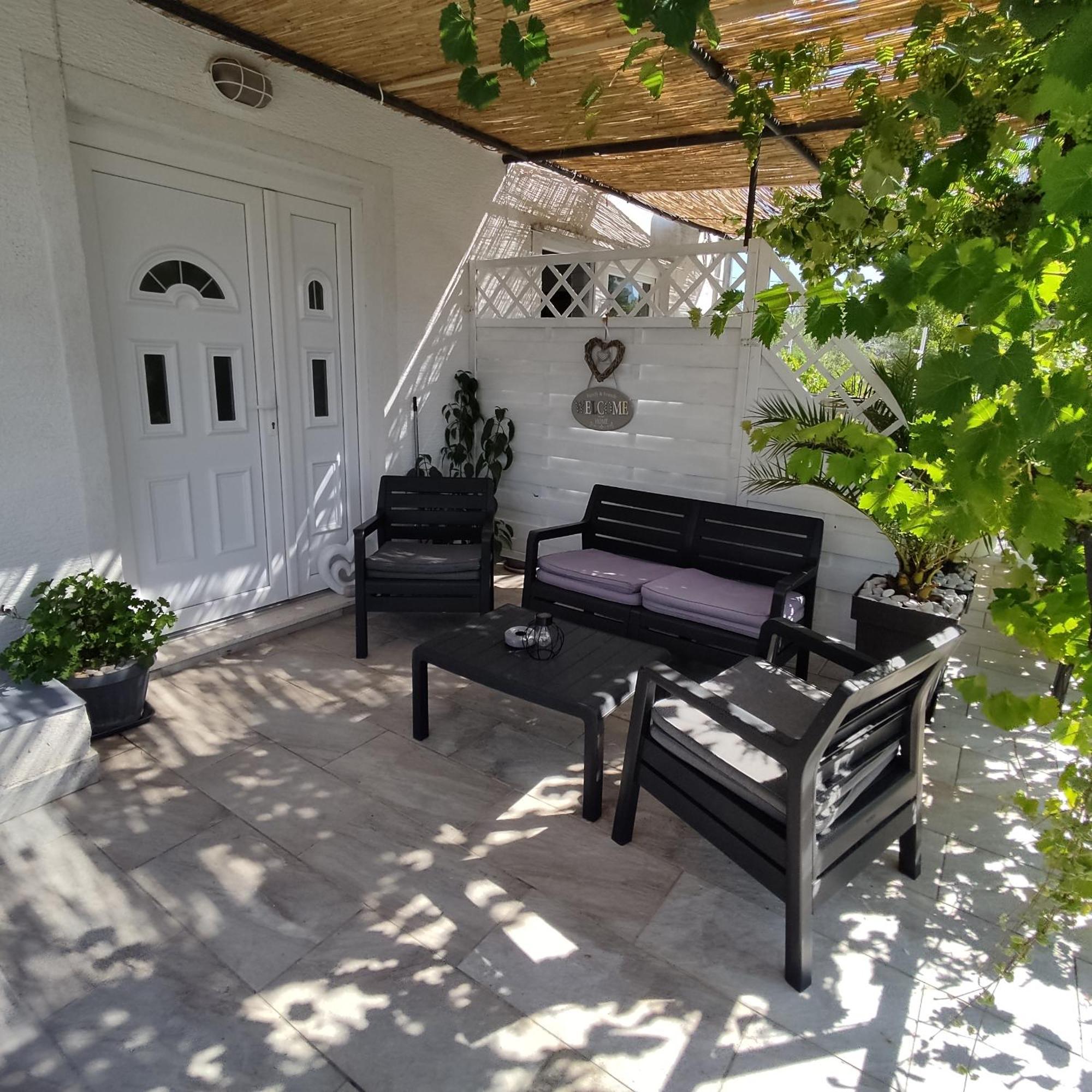 Sun House Apartment Brzac Екстериор снимка