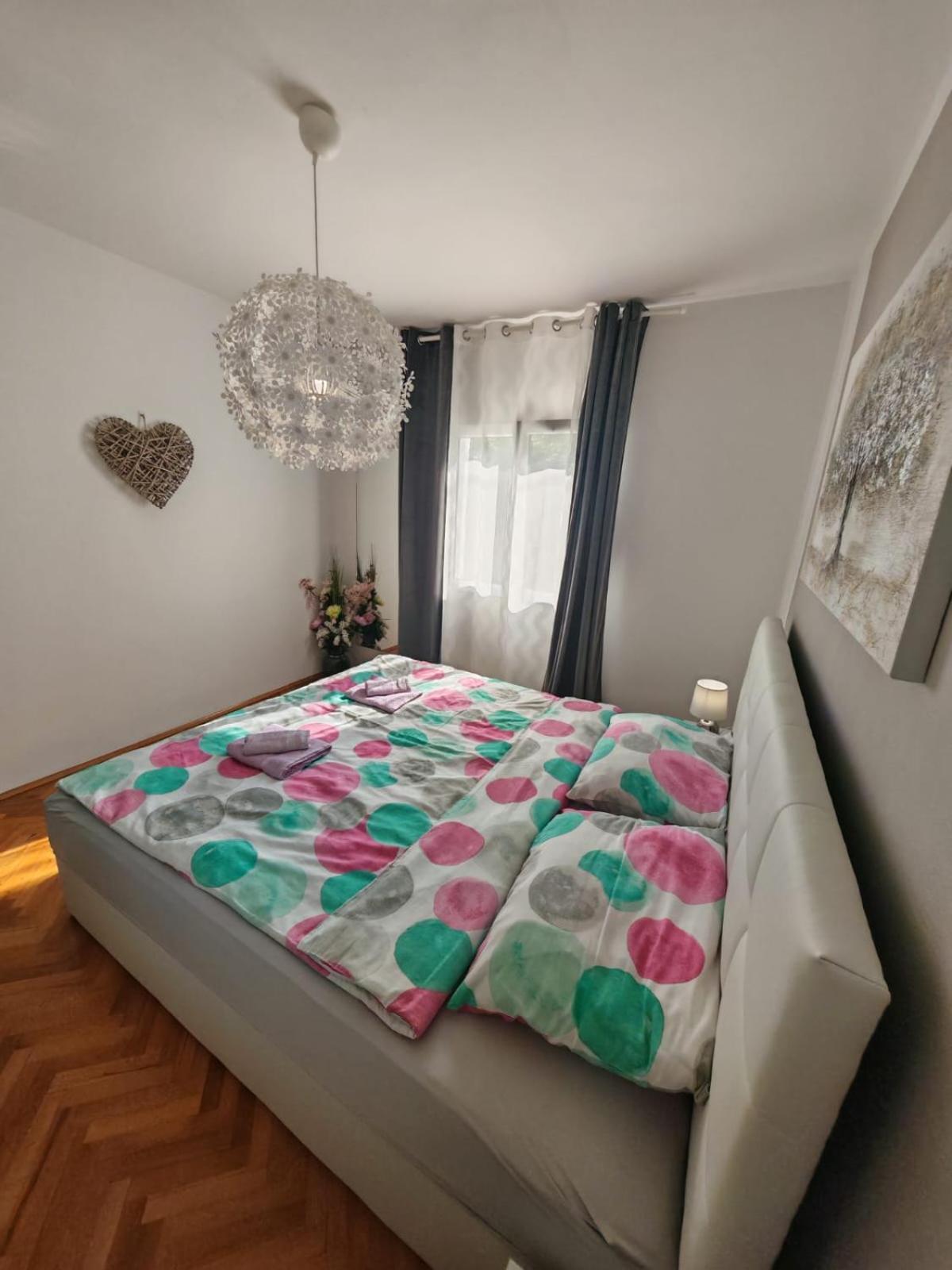 Sun House Apartment Brzac Екстериор снимка