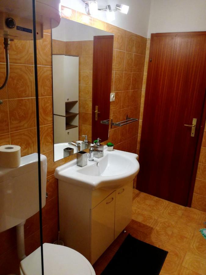 Sun House Apartment Brzac Екстериор снимка