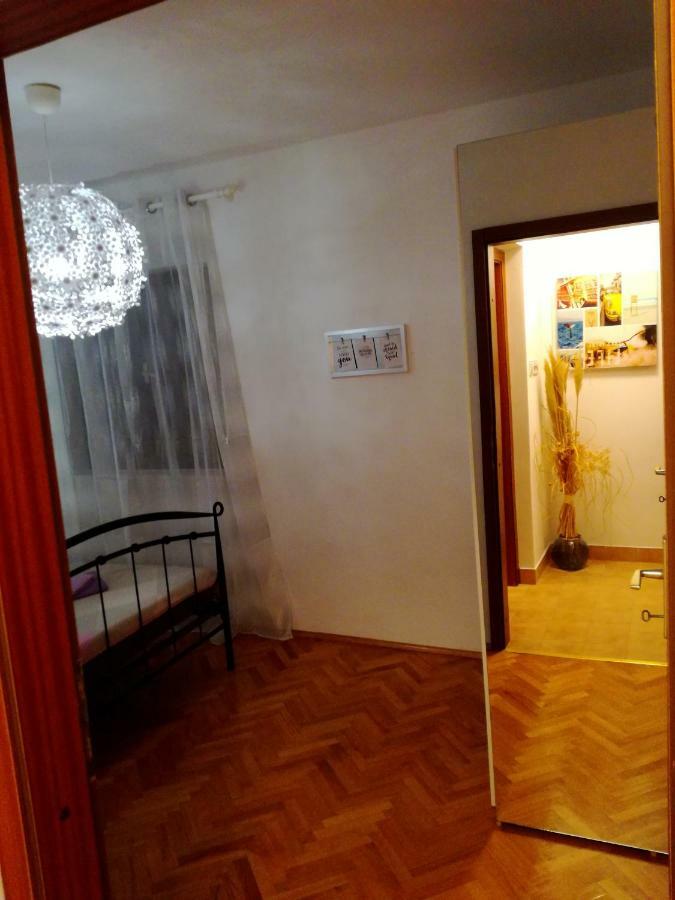 Sun House Apartment Brzac Екстериор снимка