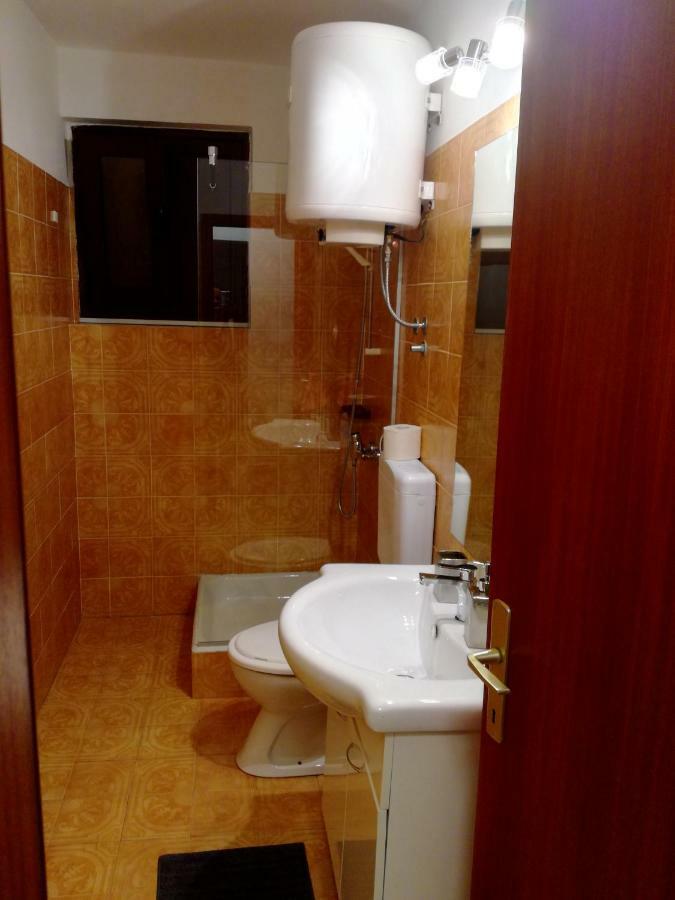 Sun House Apartment Brzac Екстериор снимка