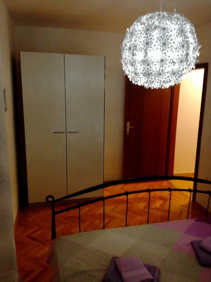 Sun House Apartment Brzac Екстериор снимка