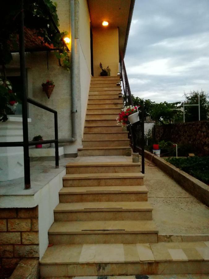 Sun House Apartment Brzac Екстериор снимка