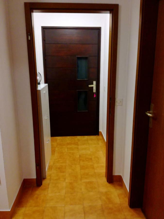 Sun House Apartment Brzac Екстериор снимка