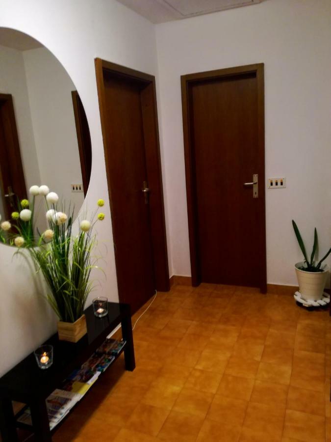 Sun House Apartment Brzac Екстериор снимка