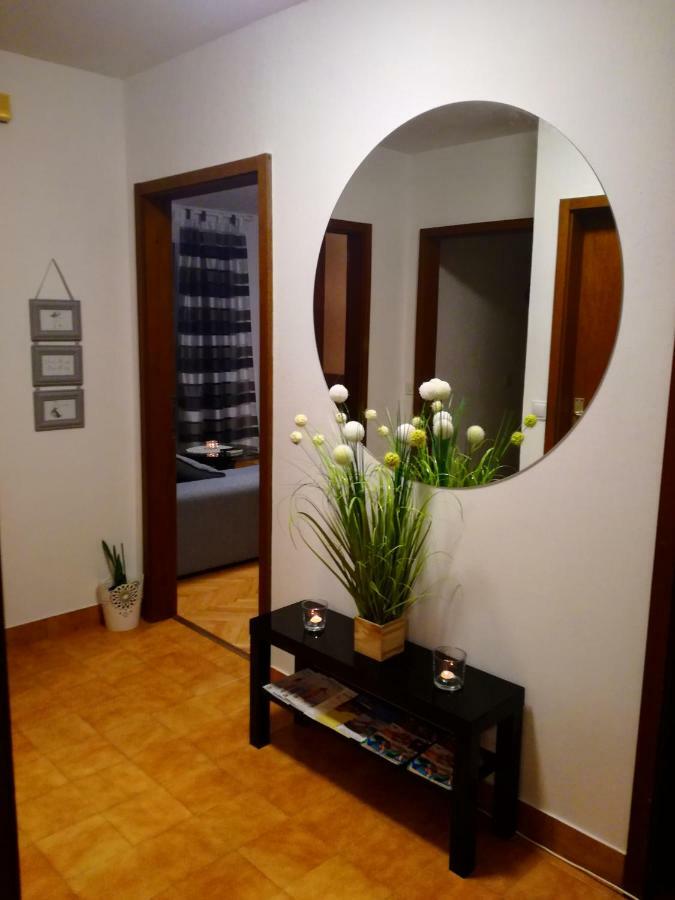 Sun House Apartment Brzac Екстериор снимка