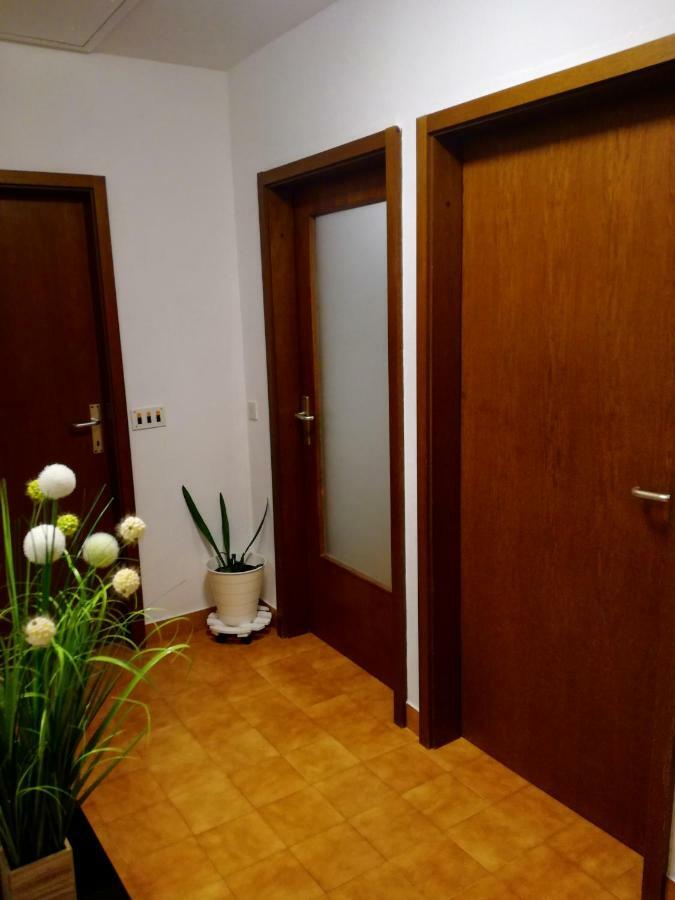 Sun House Apartment Brzac Екстериор снимка