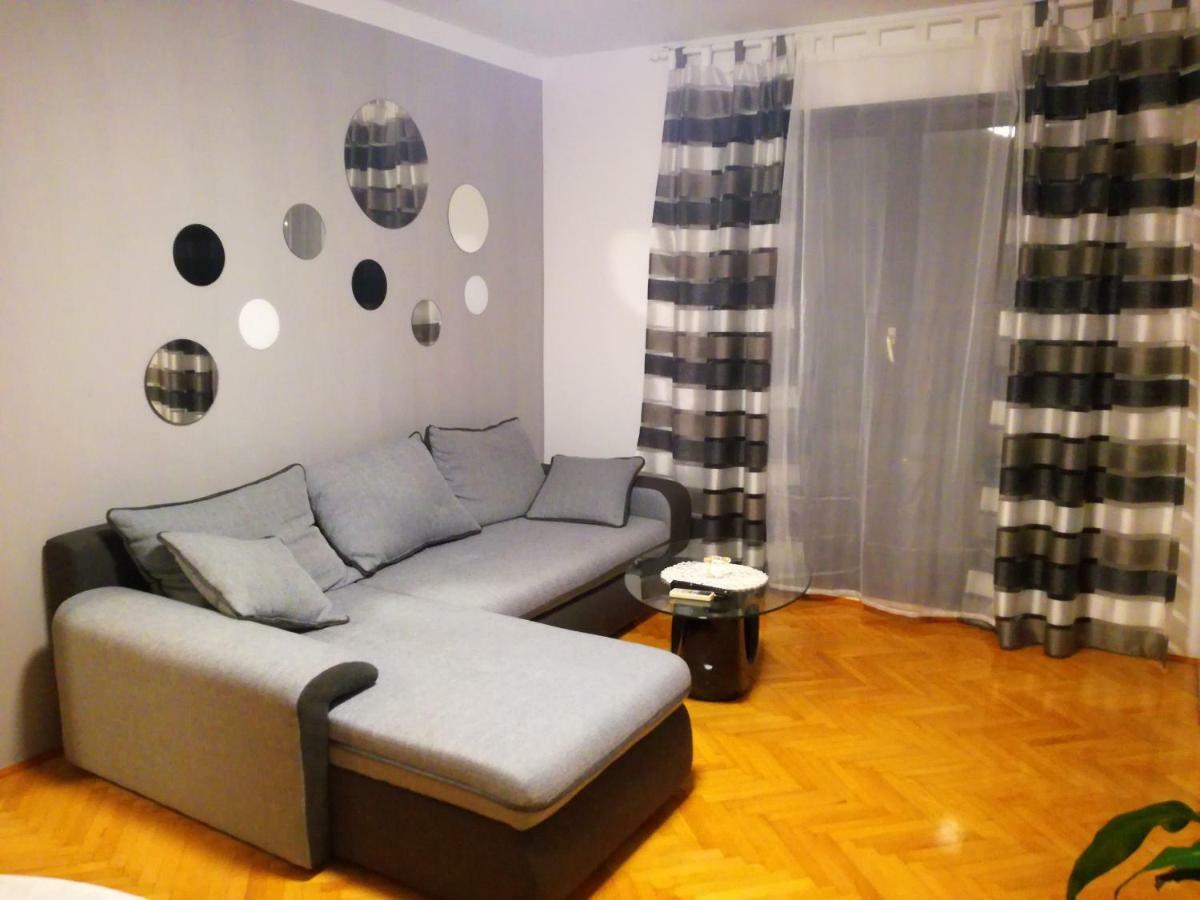 Sun House Apartment Brzac Екстериор снимка